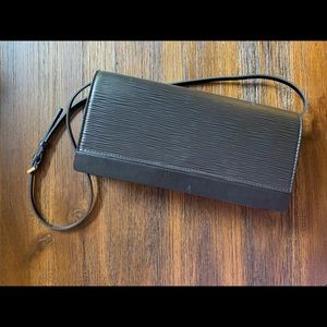 Authentic Louis Vuitton Black Honfleur Purse